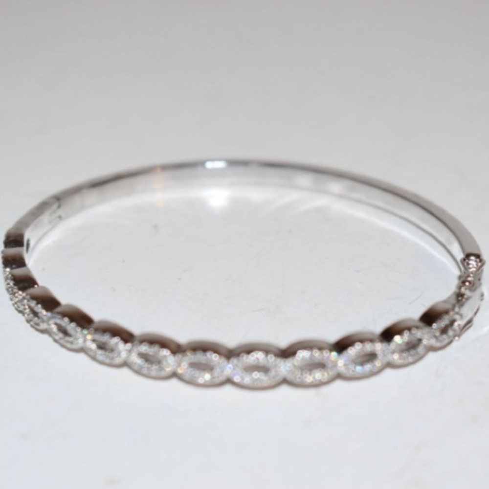 Vintage rhinestone hinged Bracelet size 7"